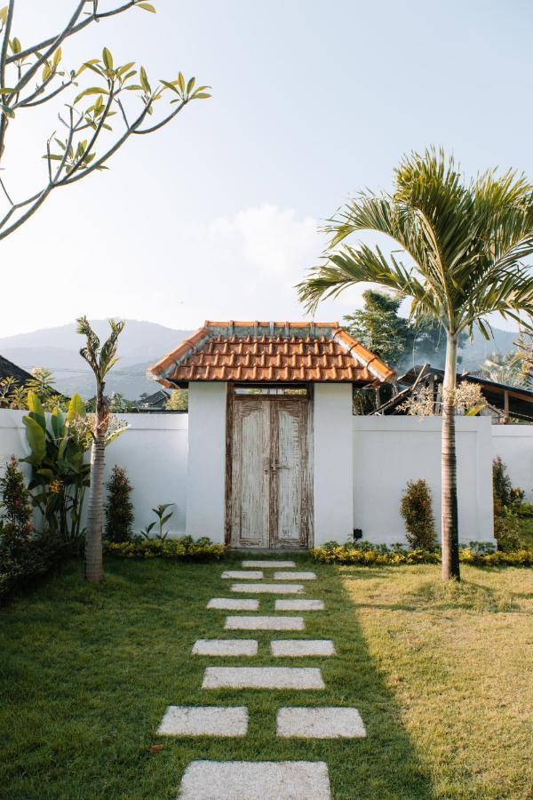 Villa Uhaina Amed Exterior foto